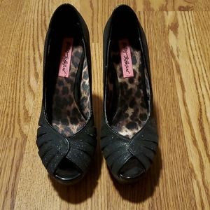 Betsy Johnson Toe Out Heels